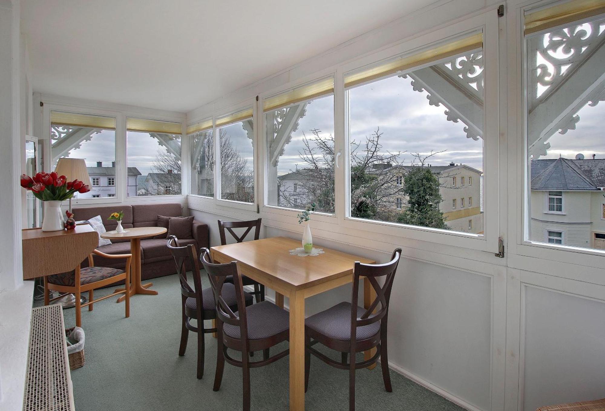 Appartement Ostseelilie - Mit Balkon Und Meerblick Sassnitz